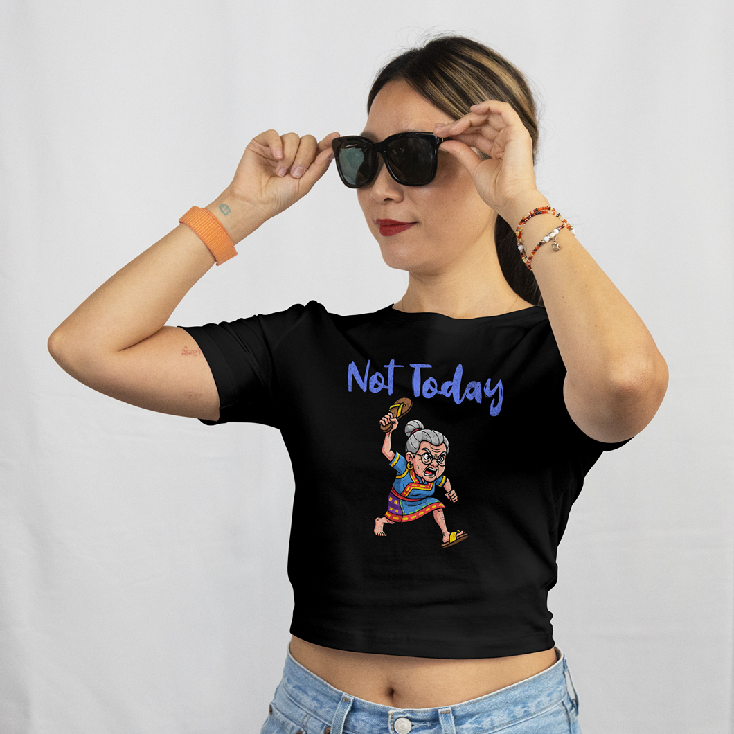 Old Lady with a Chancla Short Sleeve T-Shirt